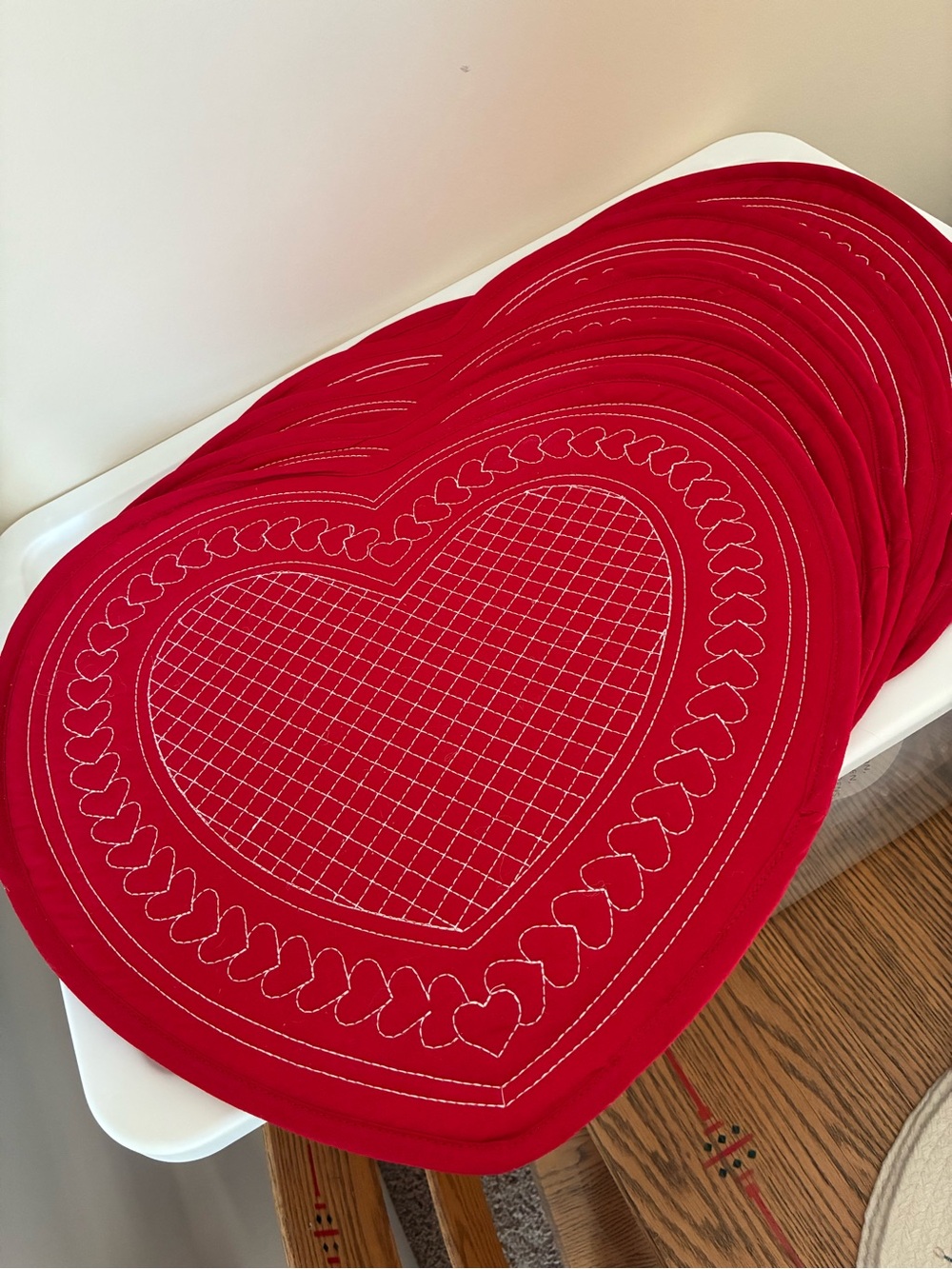 Red Heart Quilted Placemat Set of 5 Reversible EUC!